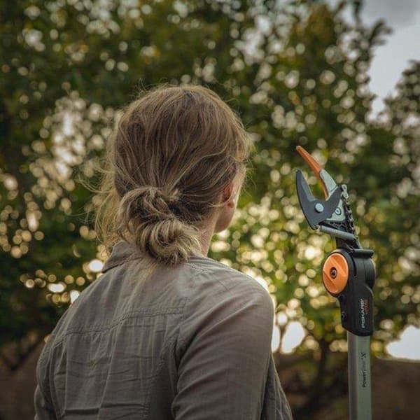 Fiskars trætrimmer UPX82
