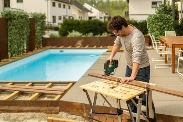 Bosch UniversalSaw 18V-100 sticksåg - Utan 18V batteri och laddare