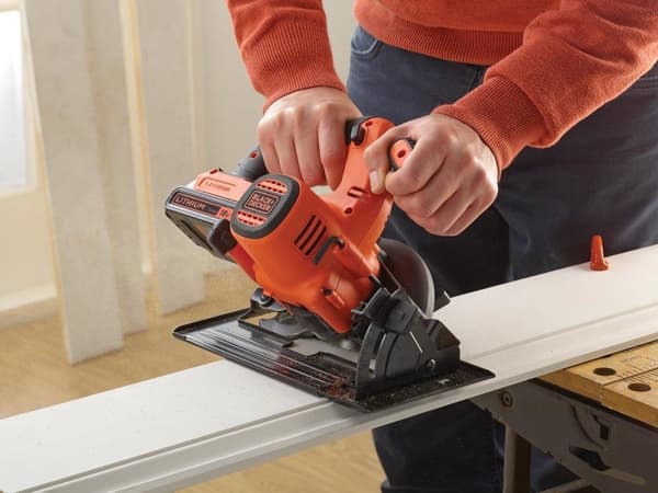 BLACK+DECKER BDCCS18N-XJ Pyörösaha - 18V - 140mm - ilman akkua ja laturia