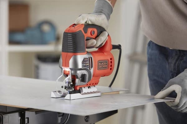 BLACK+DECKER BES610K-QS Pendelsticksåg - 650W - inkl.