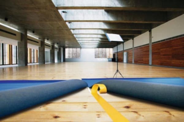tesa® rivbeständigt, flexibelt tygstödgummilim för monteringsapplikationer