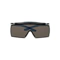 Miniatyrbillede 5 af 6: 3M™ SecureFit™ 3700 Overspecs, blå ramme, integreret pandebeskytter, Scotchgard™ antidug/anti-ridsebelægning (K&N), grå linse, SF3702XSGAF-BLU