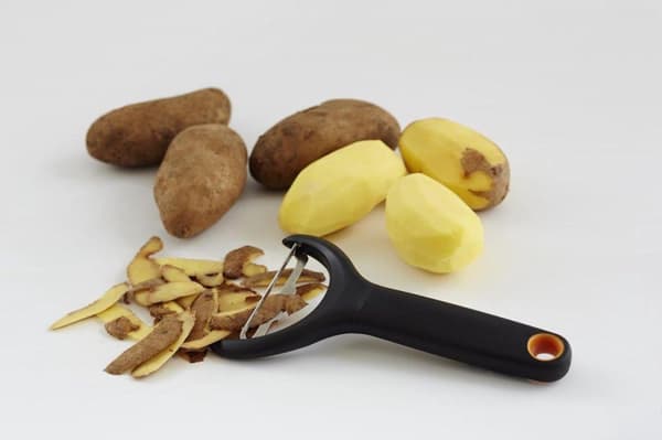 Fiskars Functional Form Kuorija Extra Leveä - Ruostumaton teräs - 15 cm - Musta - Y-muotoinen