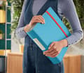 Miniatyrbillede 3 af 8: LEITZ Folder Active Cozy, 180 grader, DIN A4, 82 mm, blå afrundet ryg, lavet af polyfoam, grå indvendig, - 1 stk (1038-00-61)
