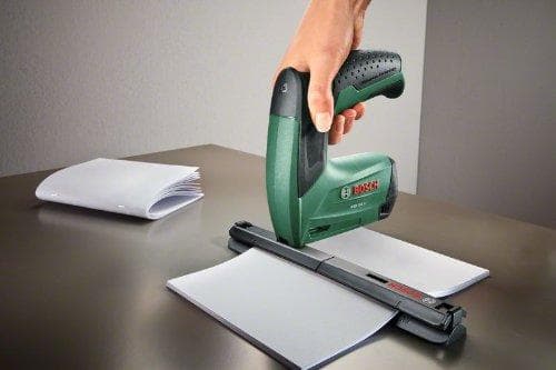 Bosch HomeSeries PTK 3.6 LI Häftapparat med 1000 häftklamrar och laddare