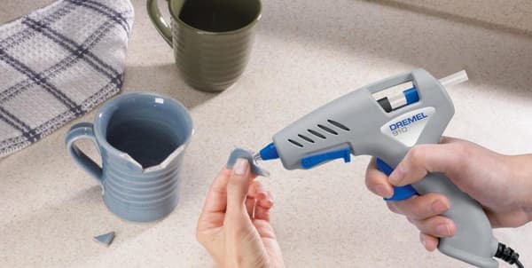 Dremel 910 -liimapistooli - 3 liimapuikolla