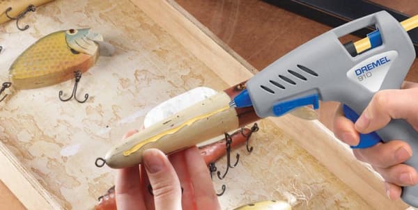 Dremel 910 -liimapistooli - 3 liimapuikolla