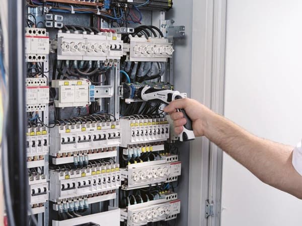 Panasonic EY7410LA2S 3,6V Li-Ion batteri pen bore-/skruetrækker sæt (2x 1,5Ah batteri) i etui