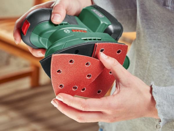 Bosch EasySander 18V-8 johdoton monihiomakone - Sis. 3 hiomapaperia - Ilman 18V akkua ja laturia