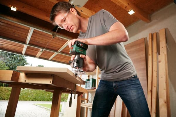 Bosch AdvancedTrimRouter 18V-8 Router - Langaton jyrsinkone