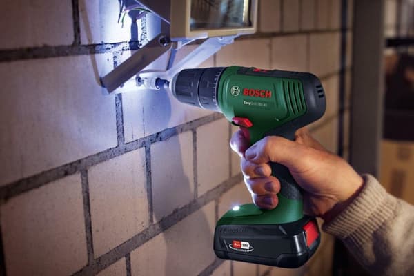 Bosch EasyDrill 18V-40 Akku boremaskine - Med 2x 18V batteri og en oplader