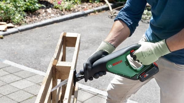 Bosch AdvancedRecip 18 Sladdlös kolvsåg - Med sågblad - Med 1x 18 V batteri och laddare