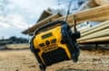 Miniatyrbild 8 av 11: DeWALT DCR020-QW Radio Portable Digital Svart - Gul (DCR020-QW)