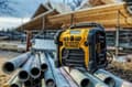 Miniatyrbild 2 av 11: DeWALT DCR020-QW Radio Portable Digital Svart - Gul (DCR020-QW)