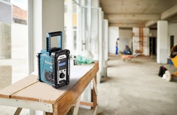 Makita DMR110N - DAB byggplatsradio - 7 Watt (DMR110N)