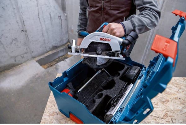 Bosch sladdlös cirkelsåg GKS 18V-57-2 L L-Boxx (06016C1101)