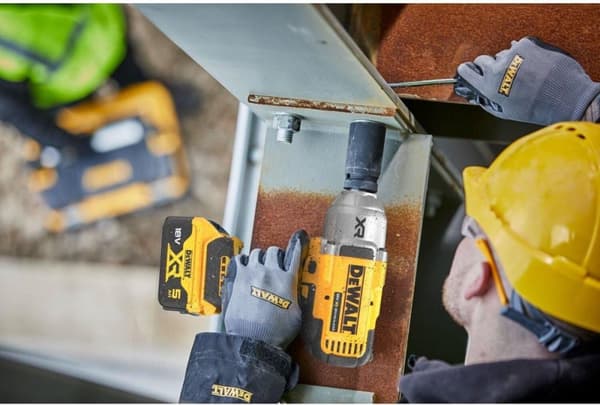 Slagnøgle 1/2" 18V 2x5,0Ah DCF900P2T-QW DEWALT