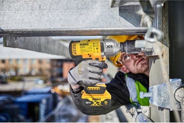 Slagnøgle 1/2" 18V 2x5,0Ah DCF900P2T-QW DEWALT