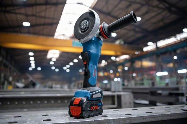 Bosch GWS 18V-15 P PROFESSIONAL - vinkelslip - 1500 W - 125 mm - utan batteri (06019H6A00)