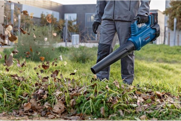 BOSCH GBL 18V-750 SOLO akkupuhaltimen soolopakkaus (06008D2000)