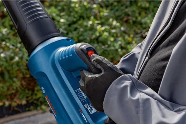 BOSCH GBL 18V-750 SOLO akkupuhaltimen soolopakkaus (06008D2000)