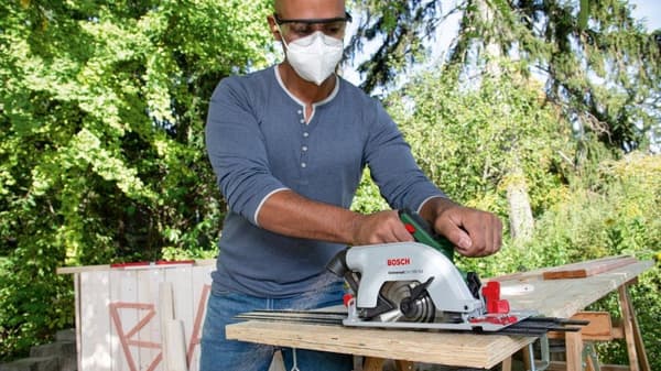 Bosch Home and Garden UniversalCirc 18V-53 Akku-rundsavsæt Skæredybde max. (90°) 53 mm inkl. batteri, inkl. oplader 18 V 2,5 Ah (06033B1402)