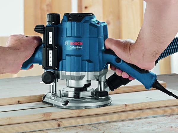 Bosch GOF 1250 CE Professional - överfräs - 1250 W - hylsa 8 mm