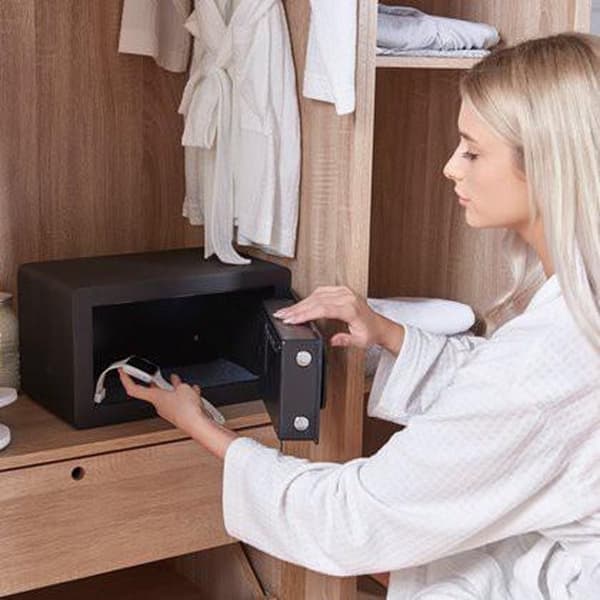 Yale Safe - Kombinationslås - Høj sikkerhed Privat pengeskab - 250 x 350 x 300 mm - Sort
