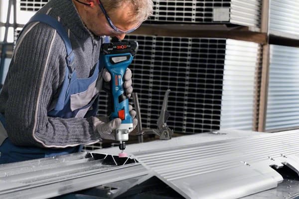 Bosch GGS 18V-20 PROFESSIONAL - suorahiomakone - akku - kiristysholkki - ilman akkua - 18 V