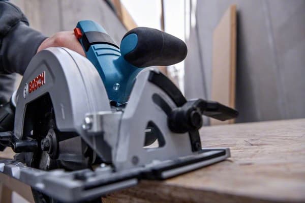 Bosch GKS 18V-57-2 Professional - rundsav - batteri - 165 mm - 18 V (06016C1200)