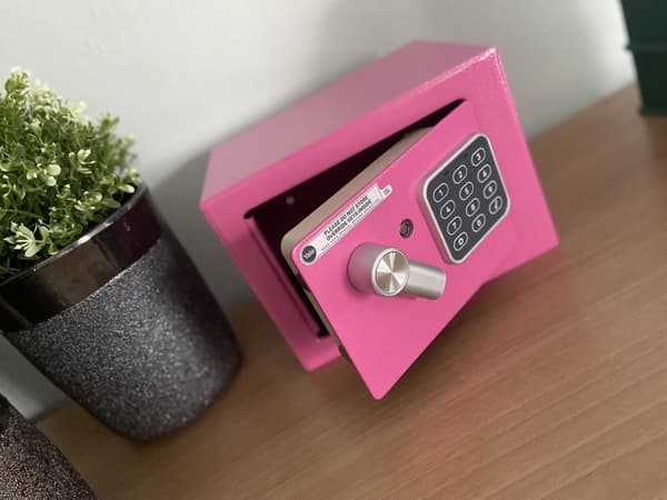 Yale Electronic Safe Mini - Kombinationslås - Pengeskab med kombinationslås - 170 x 230 x 170 mm - Pink