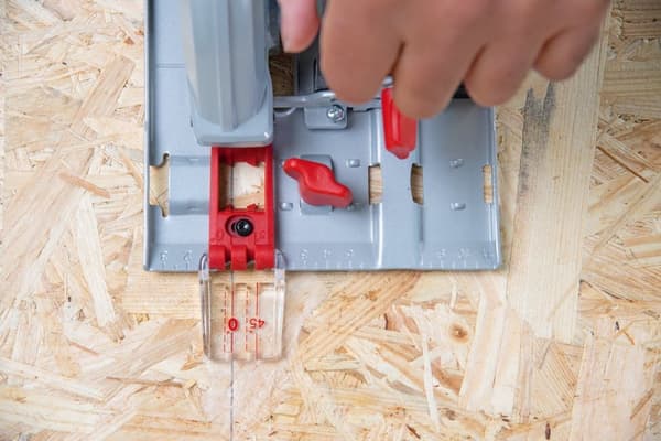 Bosch UniversalCirc 18V-53 Batterigenerator - Utan 18V batteri och laddare