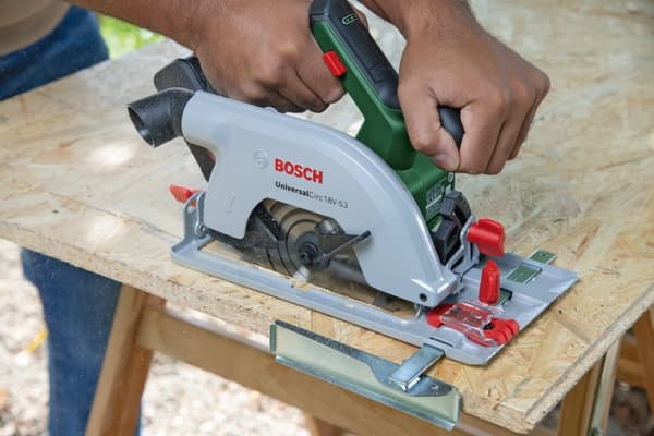 Bosch UniversalCirc 18V-53 Batterigenerator - Utan 18V batteri och laddare