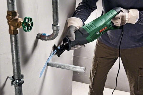 Bosch PSA 900 E kolvsåg - sladd - 900 W - 2 sågblad