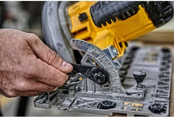 DeWalt DWE576K-QS Rundsåg - 1600W - Ø Sågblad 190 mm - Axelhål 30 mm