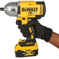 Miniatyrbild 5 av 9: DEWALT XR Slagnyckel 18V 5Ah Li-Ion 3 hastigheter levereras med 2 batterier i TSTAK-låda, klämbar och stapelbar