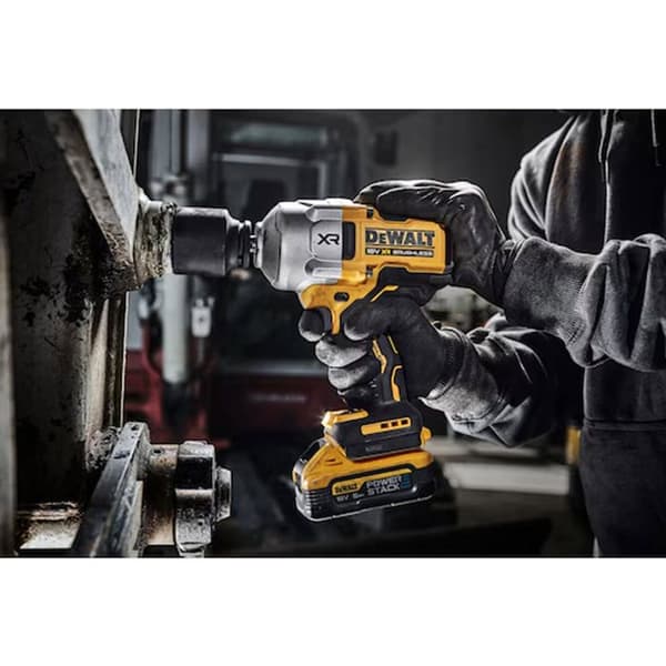 Batteridriven slagmutternyckel ½” 1632 Nm 18V DEWALT DCF961H2T-QW Borstlös med låda och 2 batterier 5,0 Ah POWERSTACK