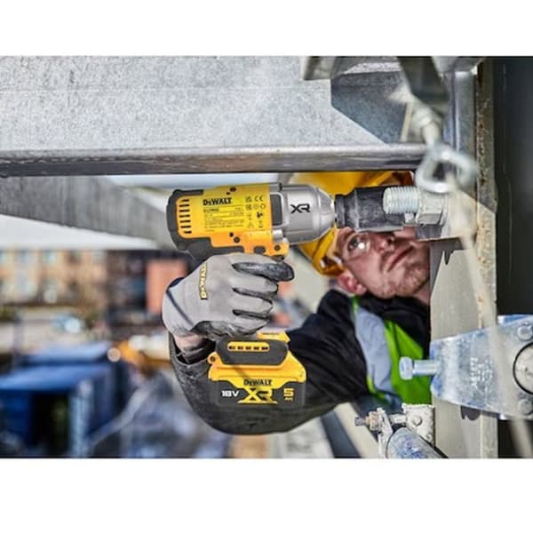 ½” DEWALT XR 18V Borstlös slagnyckel 1396 Nm - 2 batterier 5,0 Ah, laddare - DCF900P2T-QW