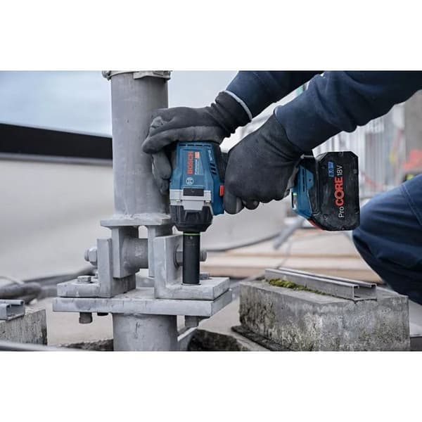 Clé à Chocs BOSCH GDS 18V-750 C (Maskin ensam + L-Boxx 136 + Bluetooth-modul GCY42)