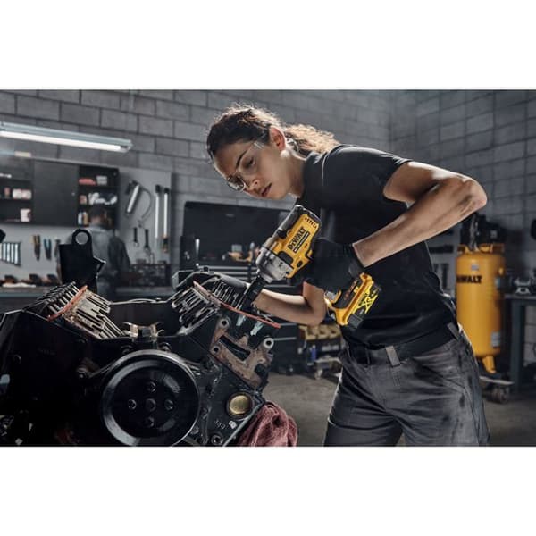 Batteridriven slagnyckel - DEWALT - DCF892NT-XJ - 18V - 1/2 - 813 Nm max