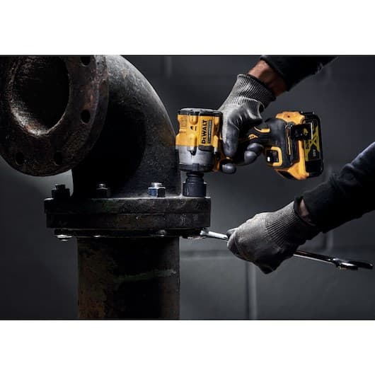 DeWALT DCF922P2T-QW skruvnyckel 2500 varv/min 610 Nm