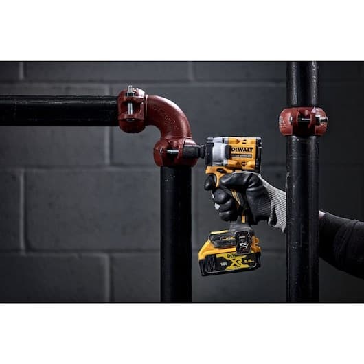 DeWALT DCF922P2T-QW skruvnyckel 2500 varv/min 610 Nm