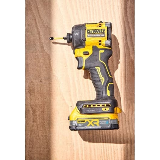 Lommelygte Ledlenser MH 8 Sort-Sort