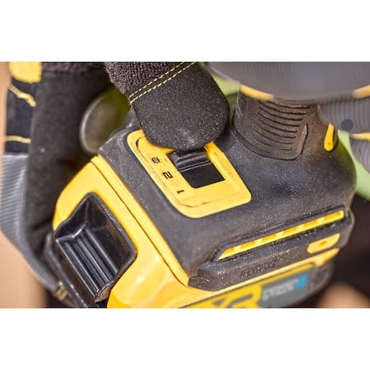 DeWALT DCF870E2T-QW virtamutterinväännin 1/4" 3000 RPM 56 Nm Musta, Keltainen 500 W 18 V