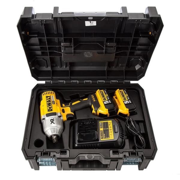 DEWALT DCF899P2 Borstlös slagnyckel - 950 Nm - Levereras med 2 x 18 V batterier och multispänningsladdare