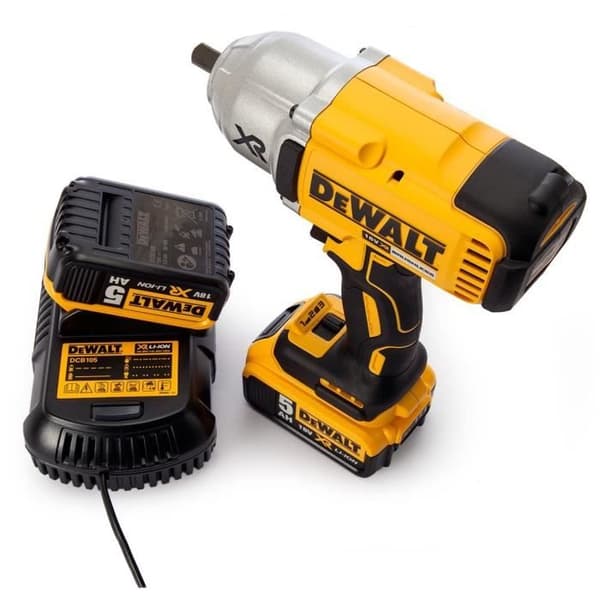DEWALT DCF899P2 Borstlös slagnyckel - 950 Nm - Levereras med 2 x 18 V batterier och multispänningsladdare