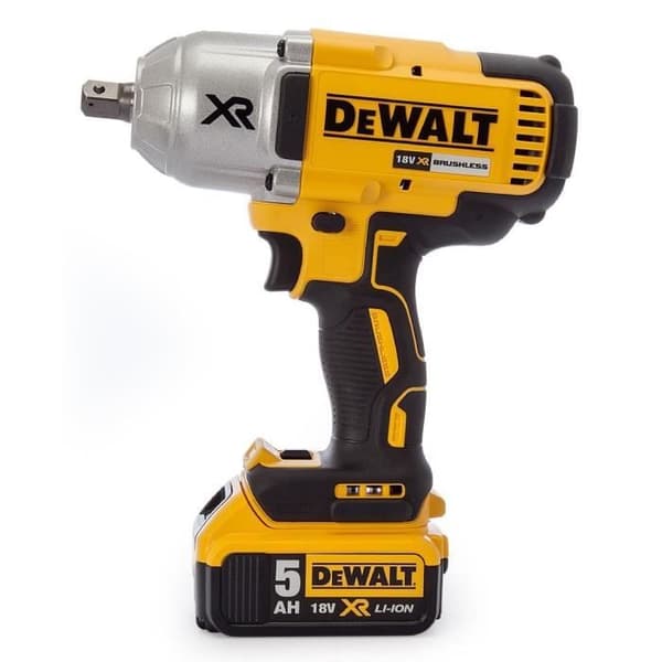 DEWALT DCF899P2 Borstlös slagnyckel - 950 Nm - Levereras med 2 x 18 V batterier och multispänningsladdare