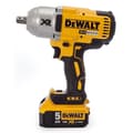 Miniatyrbild 2 av 4: DEWALT DCF899P2 Borstlös slagnyckel - 950 Nm - Levereras med 2 x 18 V batterier och multispänningsladdare