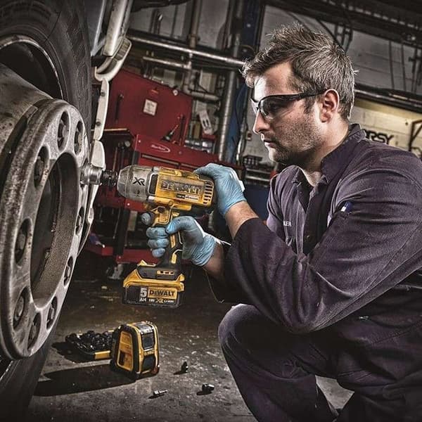 18V XR Borstlös slagnyckel (utan batteri eller laddare) + TSTAK-låda - DEWALT - DCF899NT-XJ