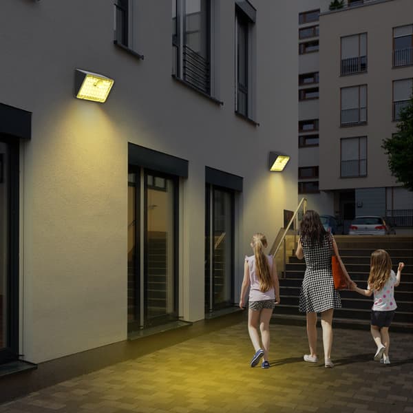 INF Solcelledrevet vegglampe